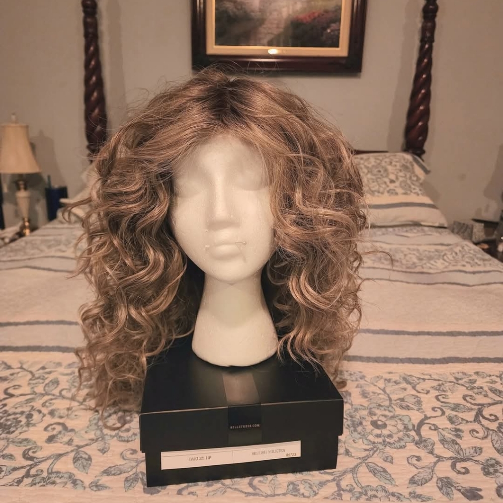 Belletress Oakley Heat Friendly Wig in British Milk Tea